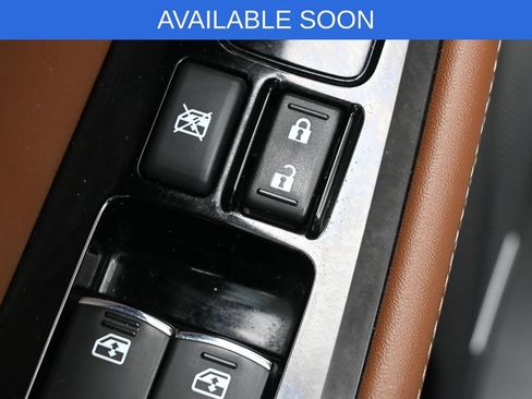 Used 2018 Subaru Outback 3.6R Touring AWD/4WD image 13