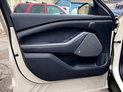 Used 2025 Ford Mustang Mach-E Premium image 21