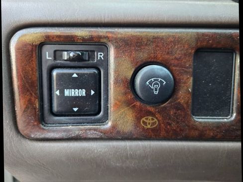 Used 1998 Toyota Camry XLE image 18