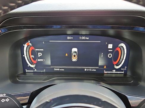 Used 2025 Nissan Pathfinder Platinum image 21