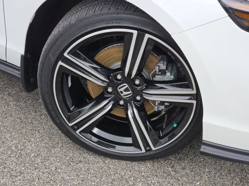 Used 2023 Honda Accord Sport image 10