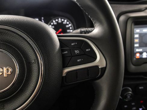 Used 2020 Jeep Renegade Latitude FWD image 26