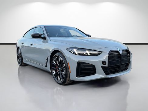 New 2026 BMW M440i w/ Premium Package RWD image 1