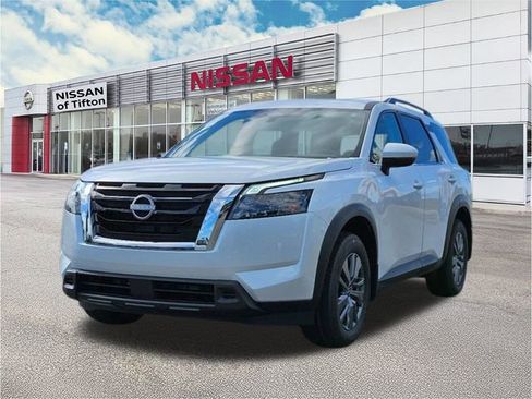 New 2025 Nissan Pathfinder SV image 3
