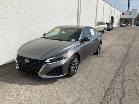 Used 2025 Nissan Altima 2.5 SV image 28