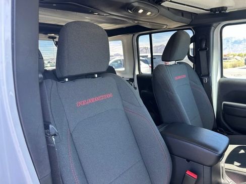 Used 2025 Jeep Wrangler Unlimited Rubicon AWD/4WD image 18