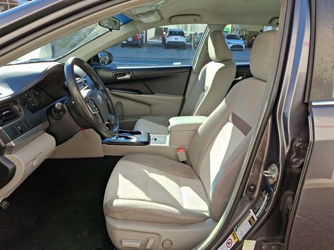 Used 2013 Toyota Camry LE image 12