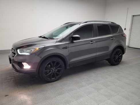 Used 2017 Ford Escape SE w/ SE Sport Appearance Package image 2