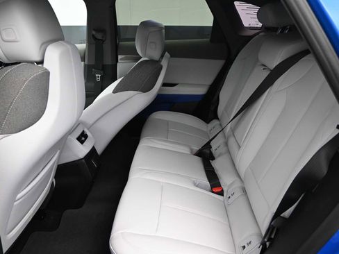 New 2026 Cadillac Optiq Luxury 1 image 21