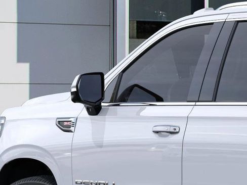 New 2026 GMC Yukon XL Denali image 12
