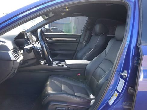 Used 2019 Honda Accord Sport image 11