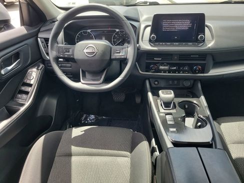 Used 2025 Nissan Rogue SV image 19