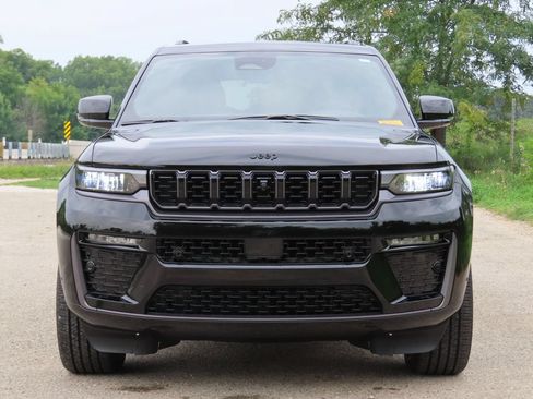 Certified 2026 Jeep Grand Cherokee Limited AWD/4WD image 4