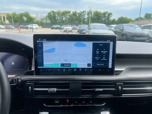 Certified 2024 Lincoln Corsair AWD image 24