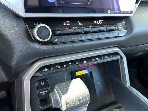 Used 2022 Toyota Tundra Limited image 31