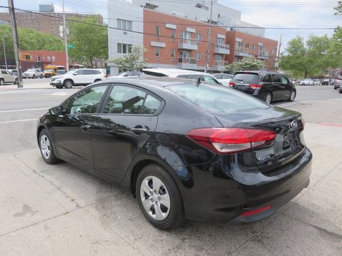 Used 2017 Kia Forte LX FWD image 5