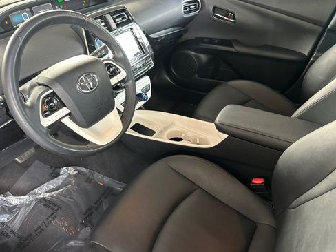 Certified 2017 Toyota Prius Four w/ Advanced Technology Package image 12