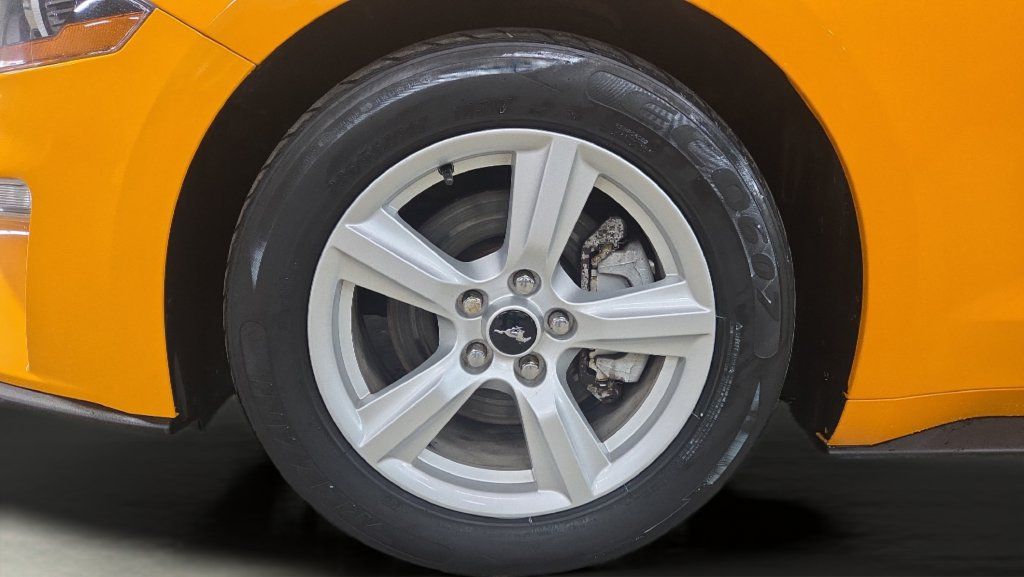 Used 2018 Ford Mustang Coupe RWD image 21