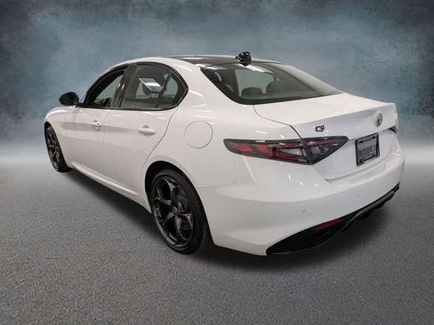 Used 2025 Alfa Romeo Giulia AWD w/ Driving Assist Package image 6