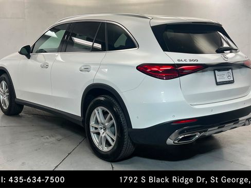 Certified 2025 Mercedes-Benz GLC 300 4MATIC image 3
