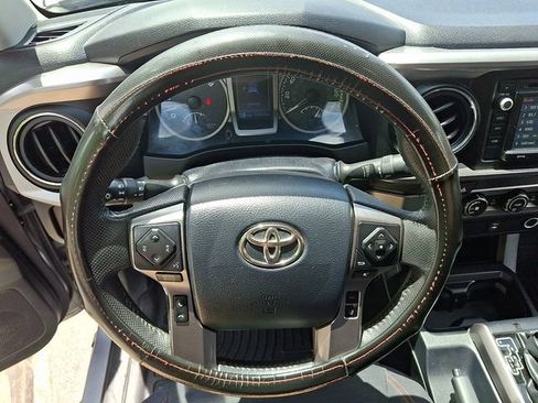 Used 2019 Toyota Tacoma SR5 RWD image 18