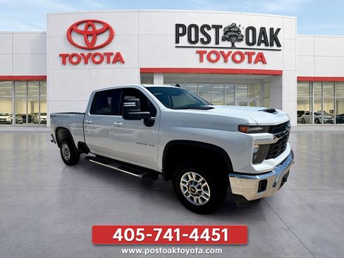 Used 2025 Chevrolet Silverado 2500 LT w/ Convenience Package AWD/4WD image 5
