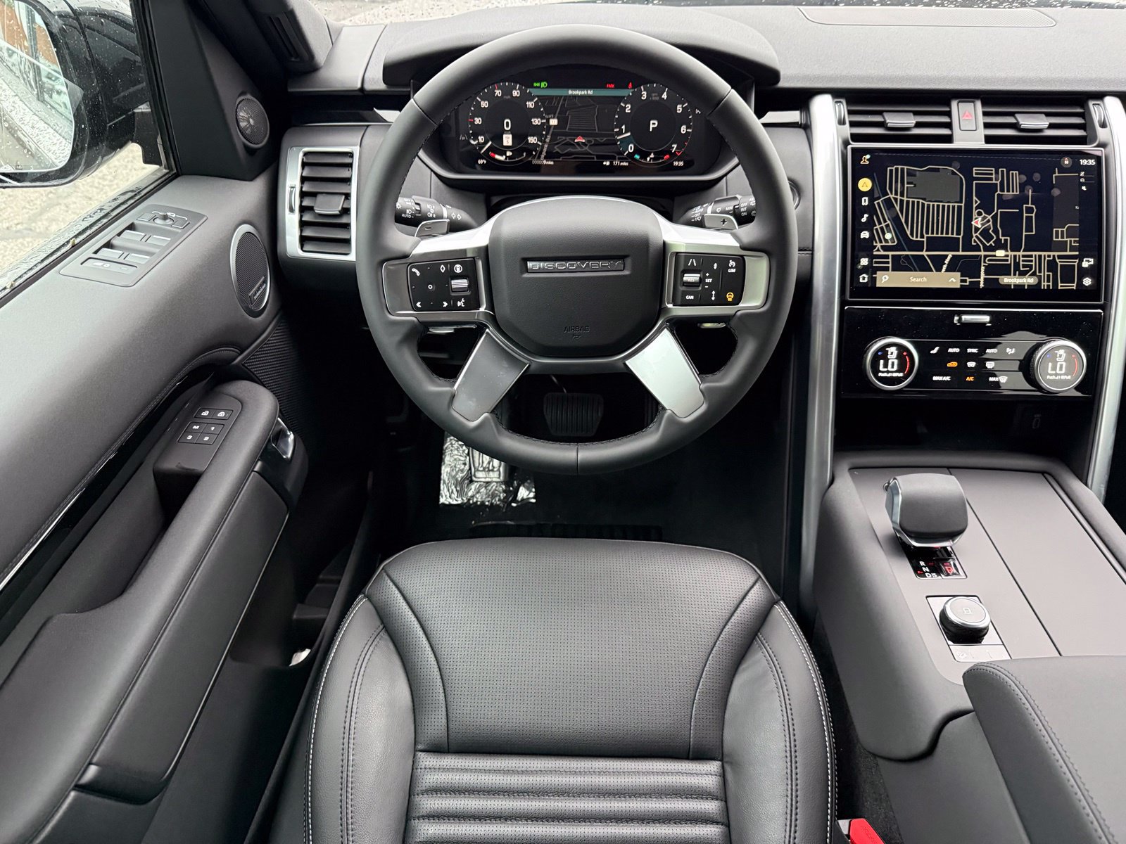 New 2026 Land Rover Discovery S AWD/4WD image 35