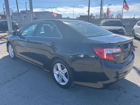 Used 2013 Toyota Camry XLE image 9