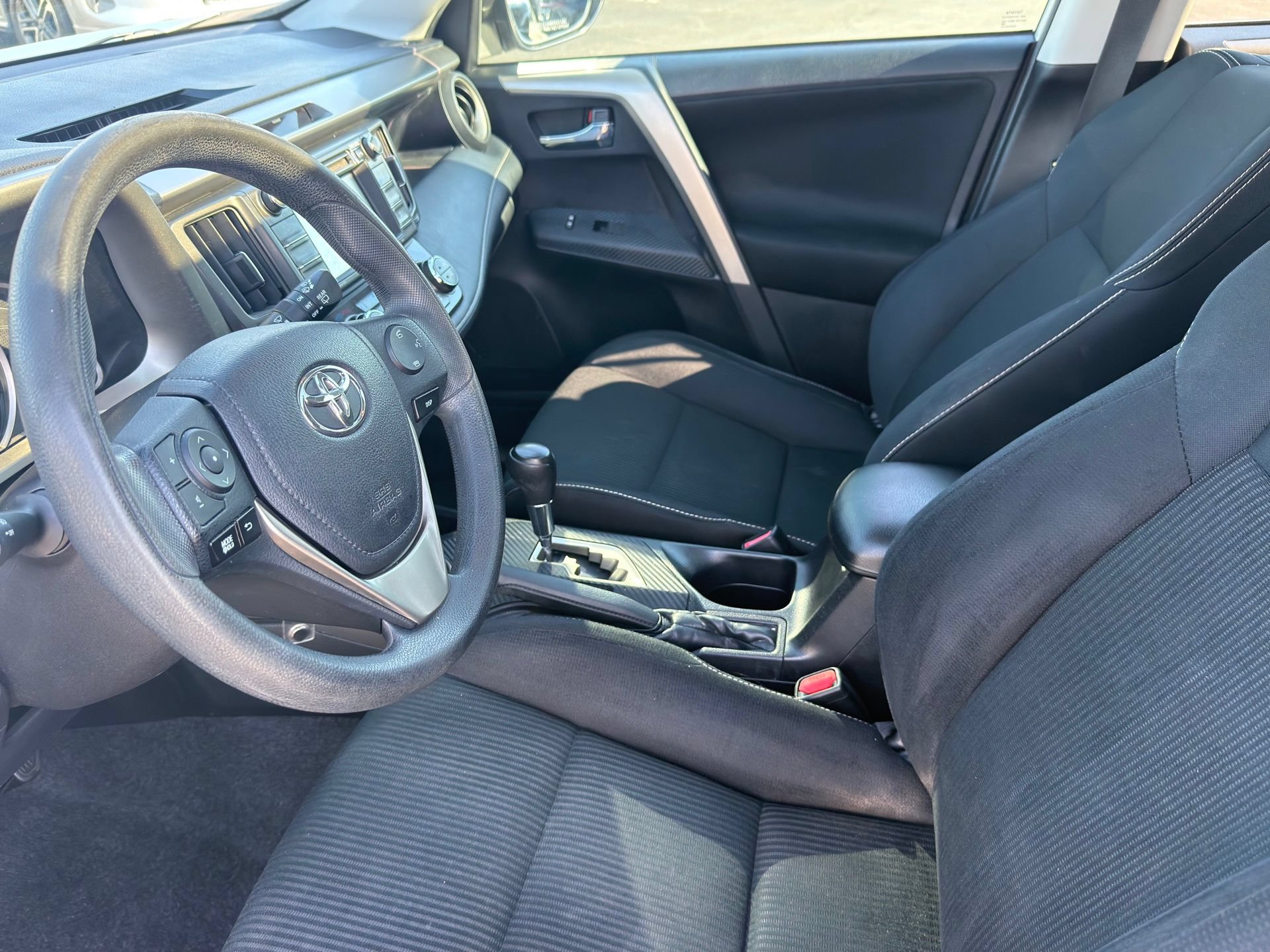 Used 2015 Toyota RAV4 XLE FWD image 13