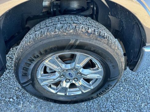 Used 2016 Ford F150 Lariat image 14