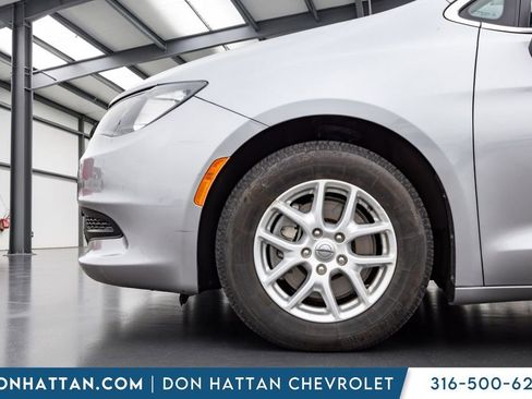 Used 2021 Chrysler Voyager Lxi FWD image 29