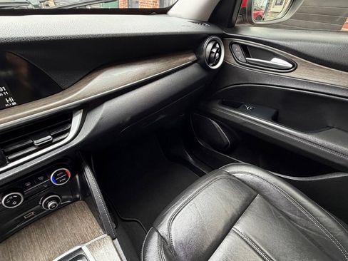 Used 2018 Alfa Romeo Stelvio Ti AWD/4WD image 15