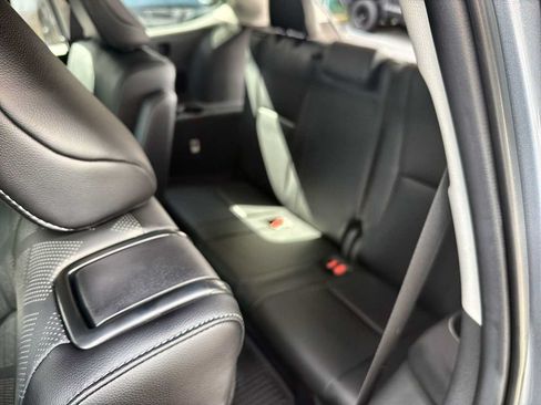 Used 2024 Toyota Highlander Platinum FWD image 23