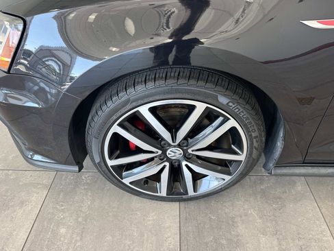 Used 2018 Volkswagen Jetta GLI FWD image 10
