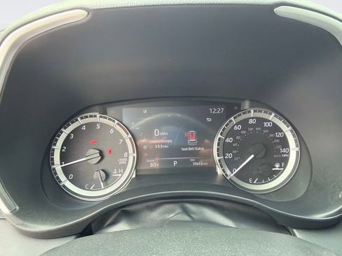 Used 2023 Toyota Highlander XLE AWD/4WD image 29