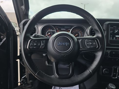 Used 2022 Jeep Wrangler Unlimited Sport image 27