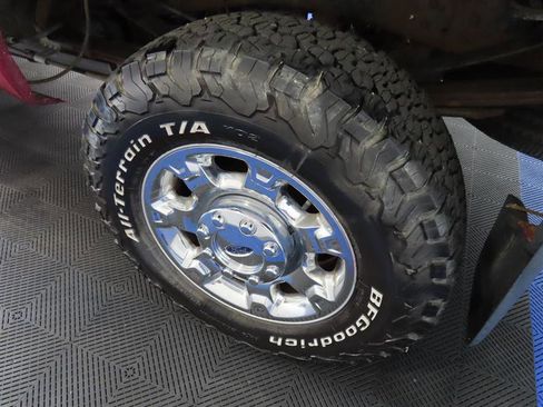 Used 2015 Ford F350 Lariat w/ Chrome Package image 10