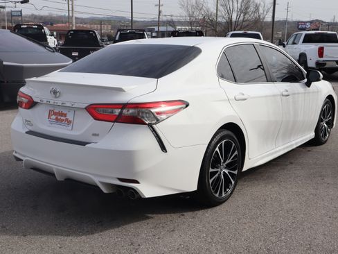 Used 2018 Toyota Camry SE w/ Convenience Package image 7