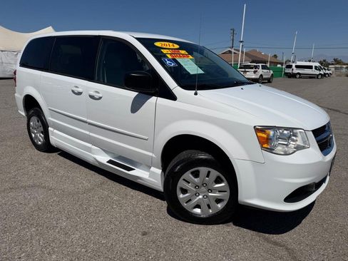 Used 2014 Dodge Grand Caravan SE w/ Quick Order Package 29E SE FWD image 3