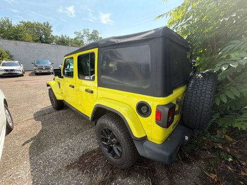 Used 2023 Jeep Wrangler Unlimited Sport AWD/4WD image 6