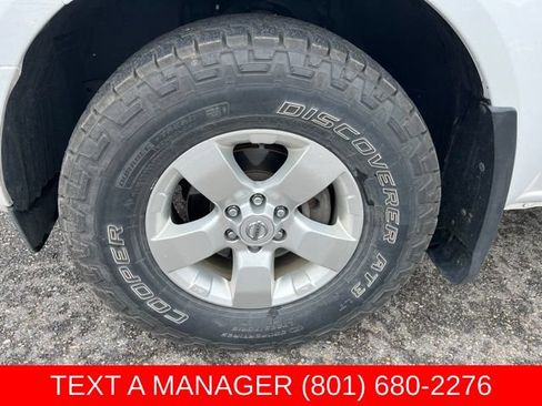 Used 2012 Nissan Frontier SV w/ SV Premium Utility Pkg AWD/4WD image 8