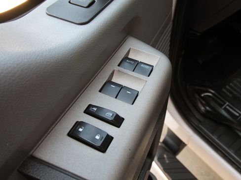 Used 2014 Ford F250 XLT w/ XLT Value Package image 20