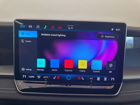 New 2026 Volkswagen Tiguan SE R-Line AWD/4WD image 16