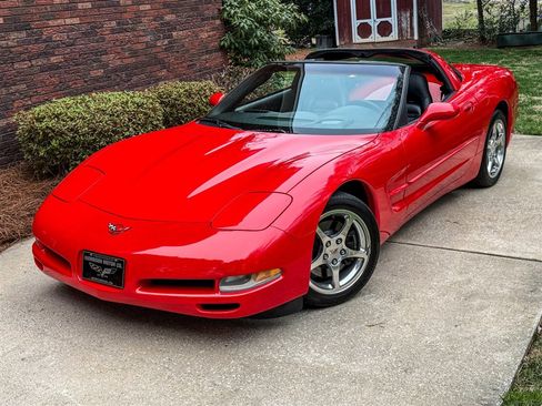 Used 2004 Chevrolet Corvette Coupe w/ Roof Package image 14