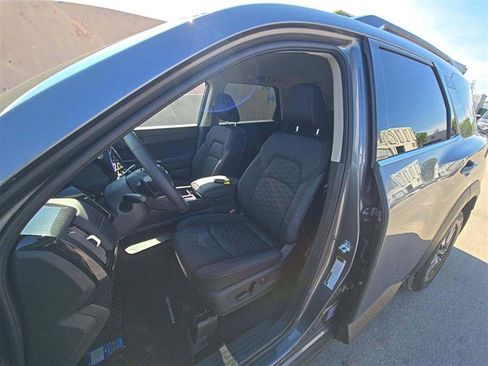 Used 2026 Nissan Pathfinder SV FWD image 6
