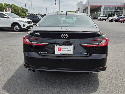 Used 2025 Toyota Camry SE w/ Convenience Package image 10