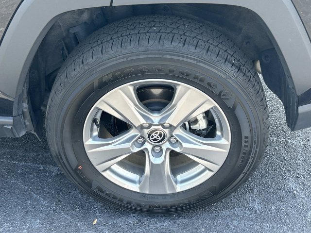 Used 2025 Toyota RAV4 XLE AWD/4WD image 13