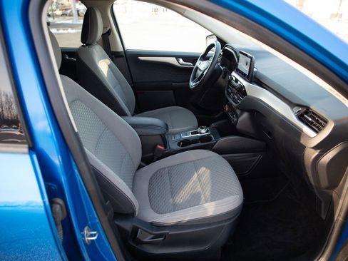 Used 2020 Ford Escape SE image 25