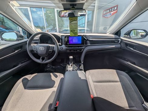 Used 2025 Toyota Camry LE FWD image 13