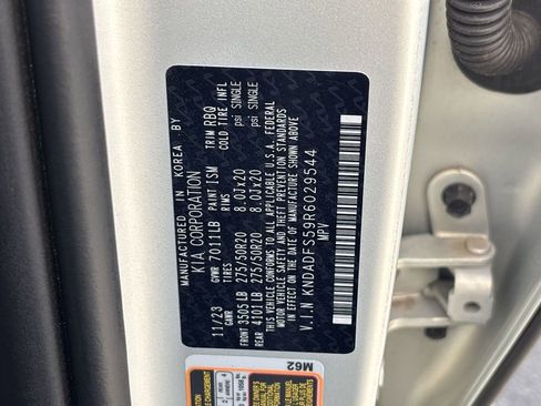 Used 2024 Kia EV9 Land image 35